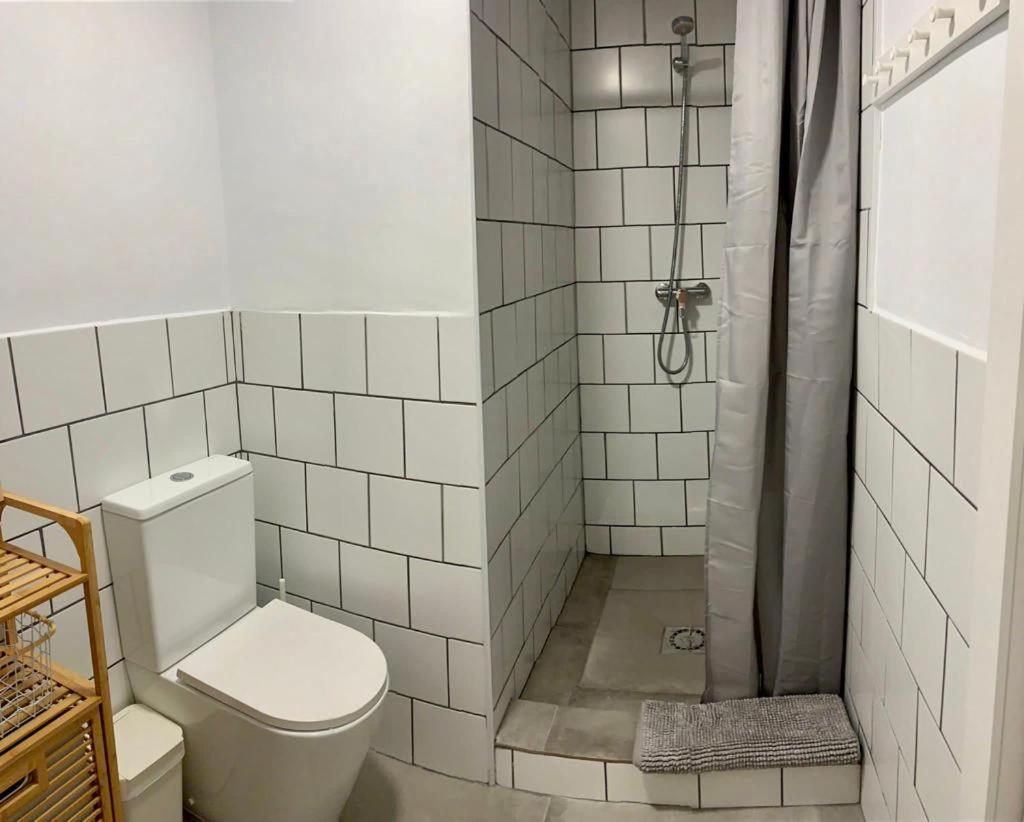 Surf Apartment - Wifi - Parking - Swimming Pool - Patio - Garden Tarifa Luaran gambar